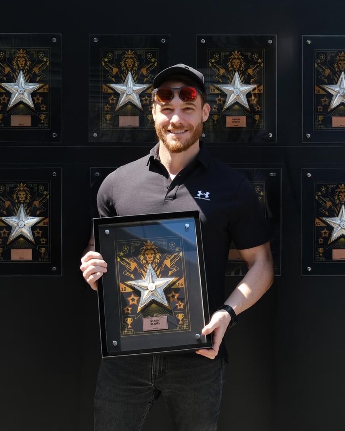 Kerem Bürsin'in RAMS Park StarFan yıldızıyla paylaşımı