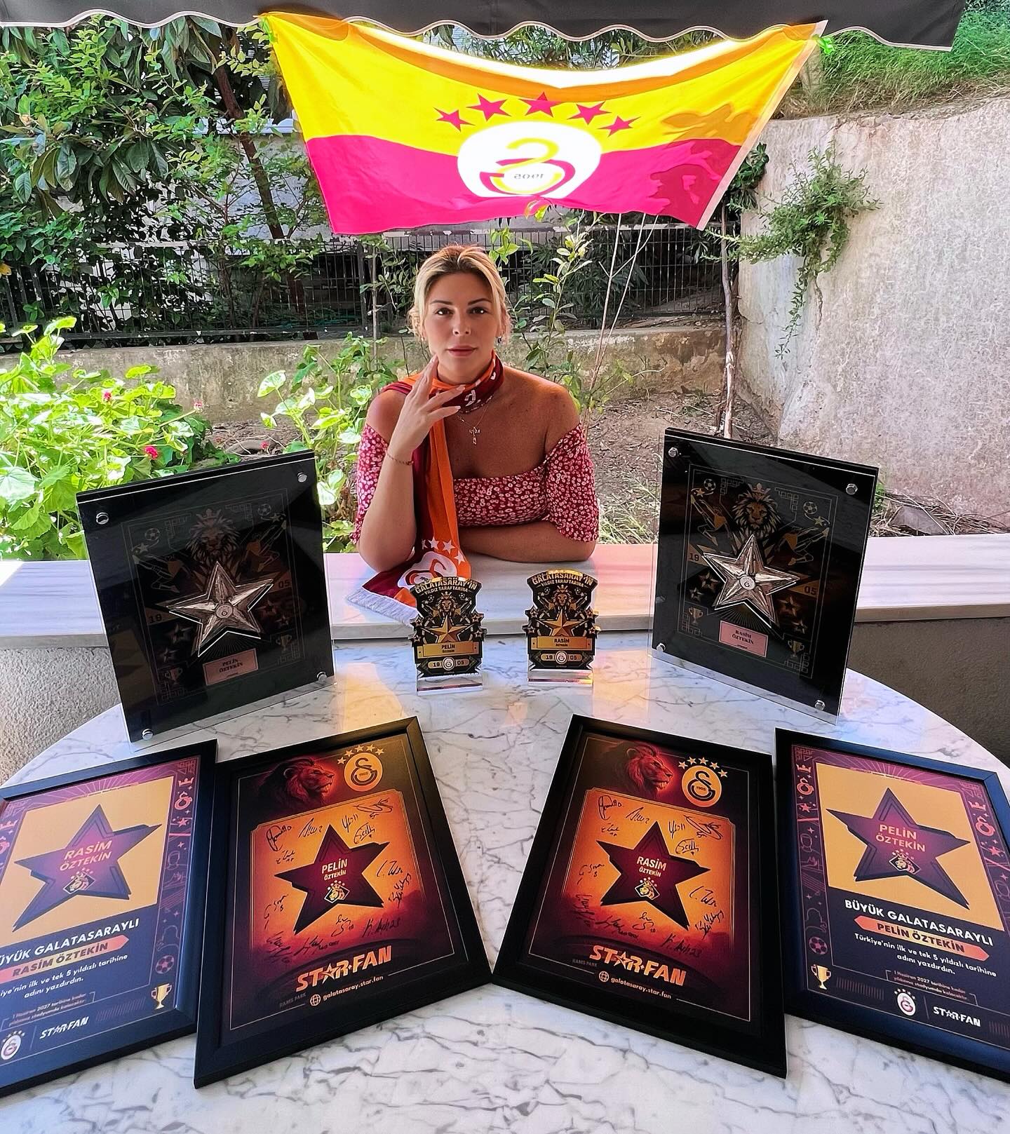 Pelin Öztekin'in Babalar Günü StarFan paylaşımı